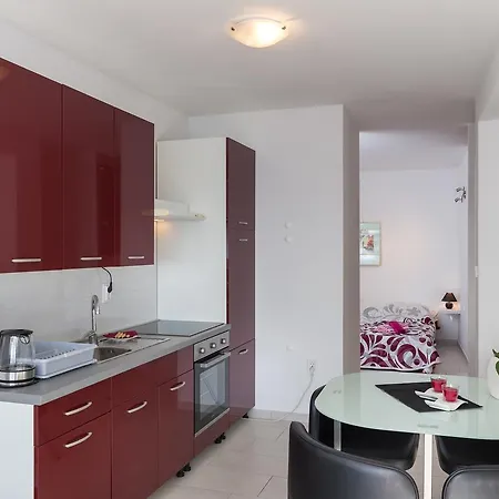 Luna Apartment